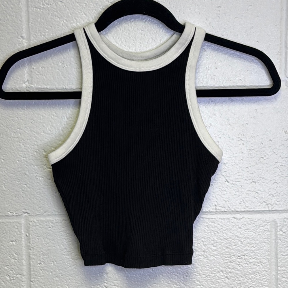 NWOT Uniqlo Black and White Fitted Crop Tank Top